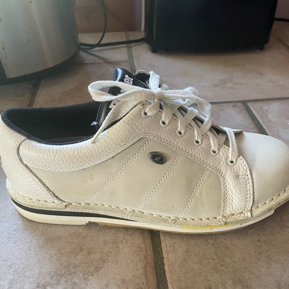 Women bowling shoes